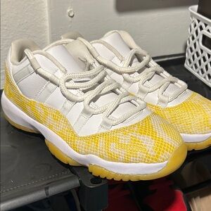 Jordan Women's Shoes Yellow and White